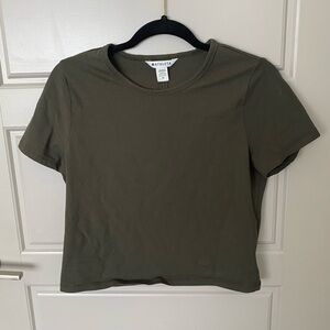 M Athleta cropped shirt